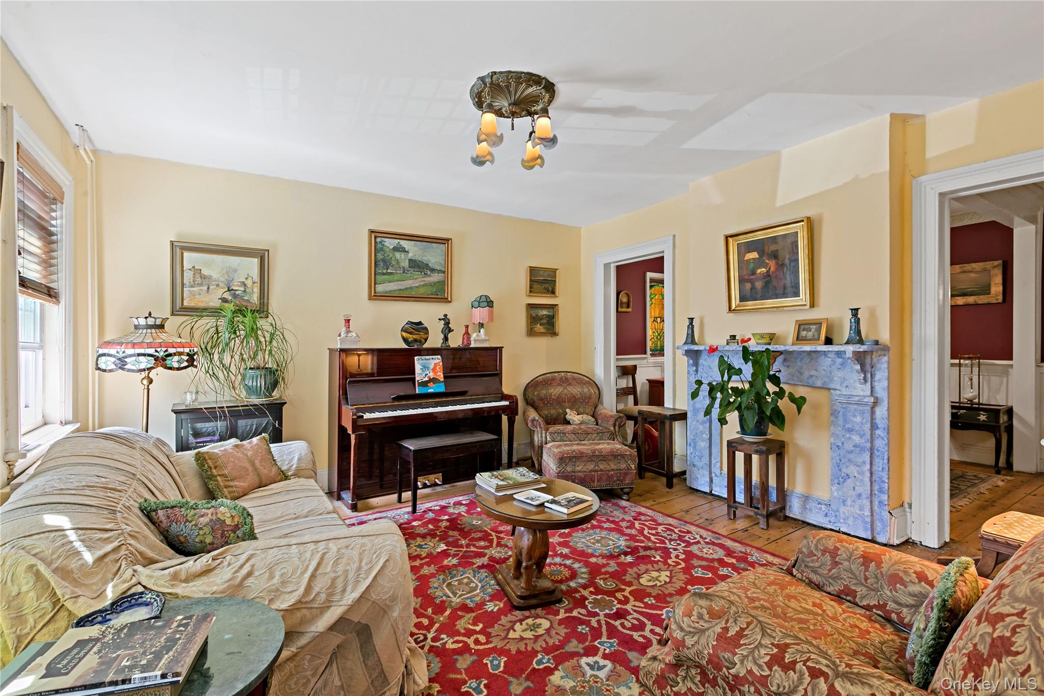 7 Railroad Avenue Property Photo 2