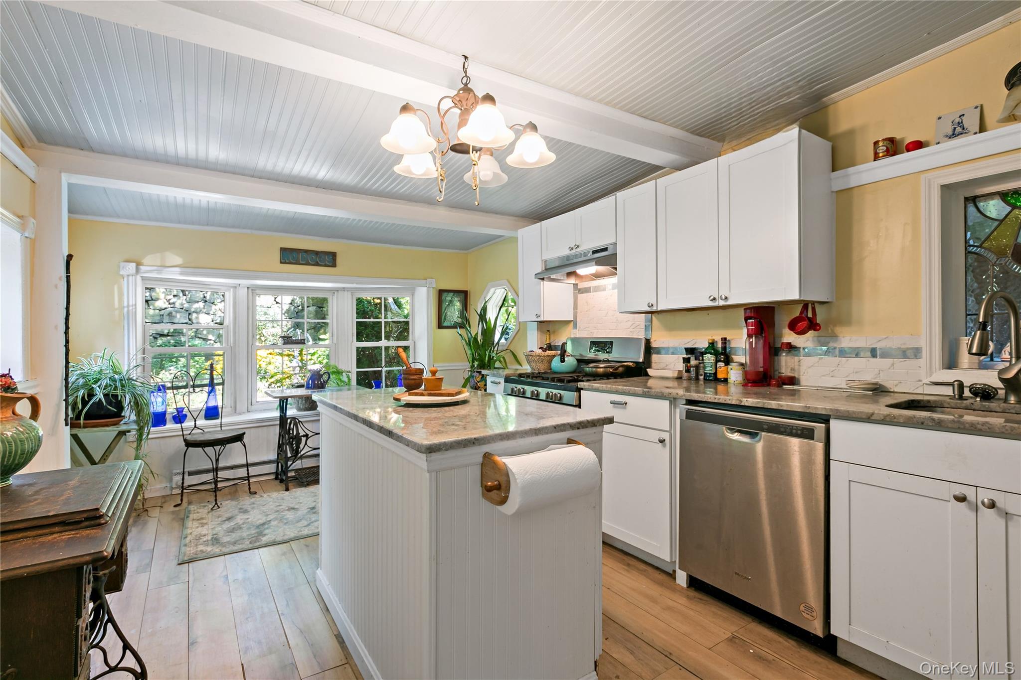 7 Railroad Avenue Property Photo 4