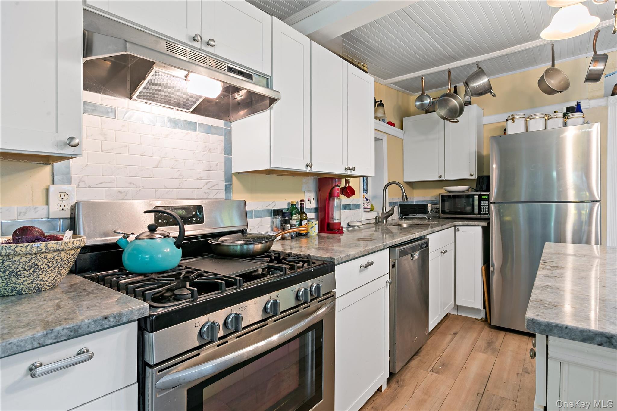 7 Railroad Avenue Property Photo 5
