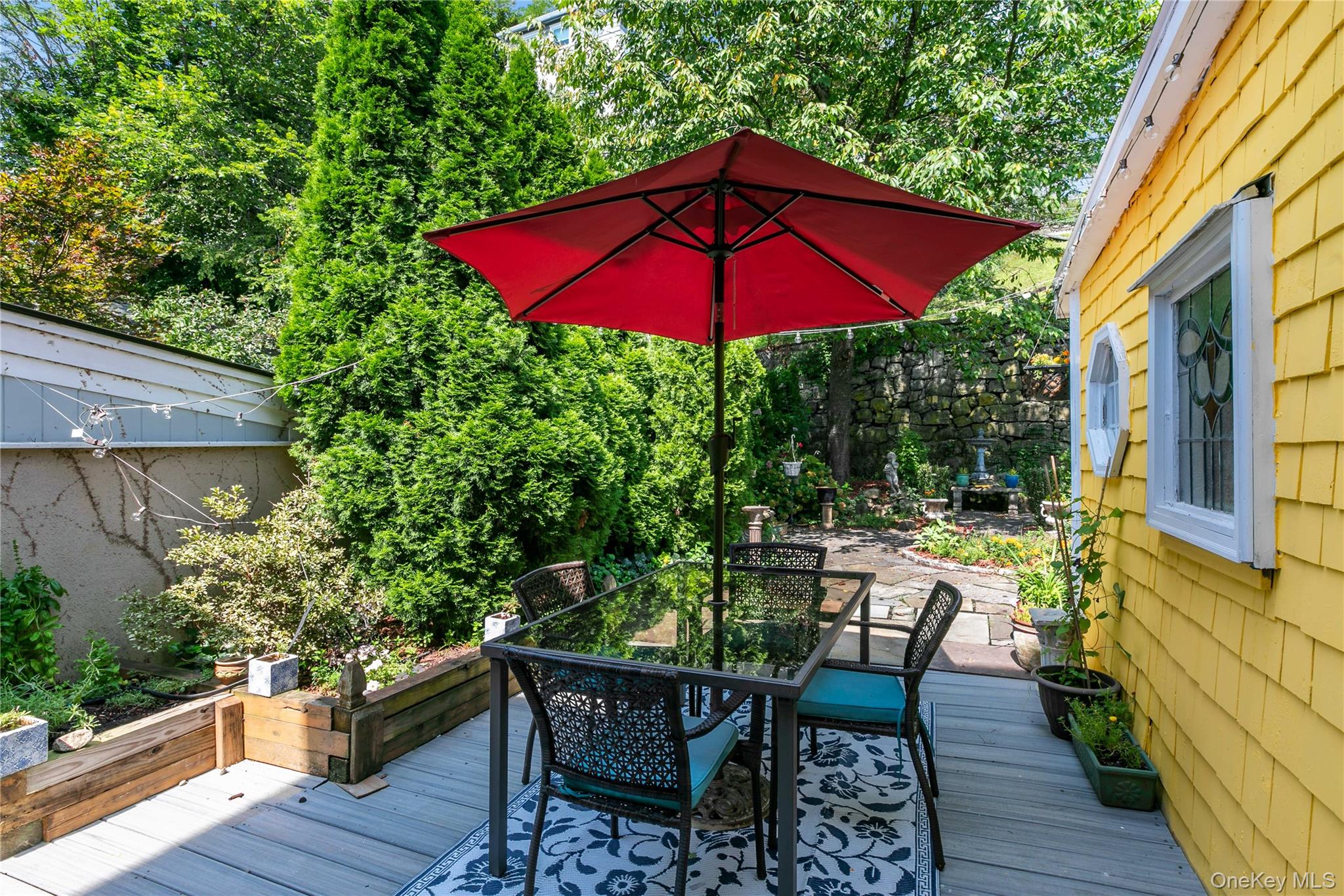 7 Railroad Avenue Property Photo 15