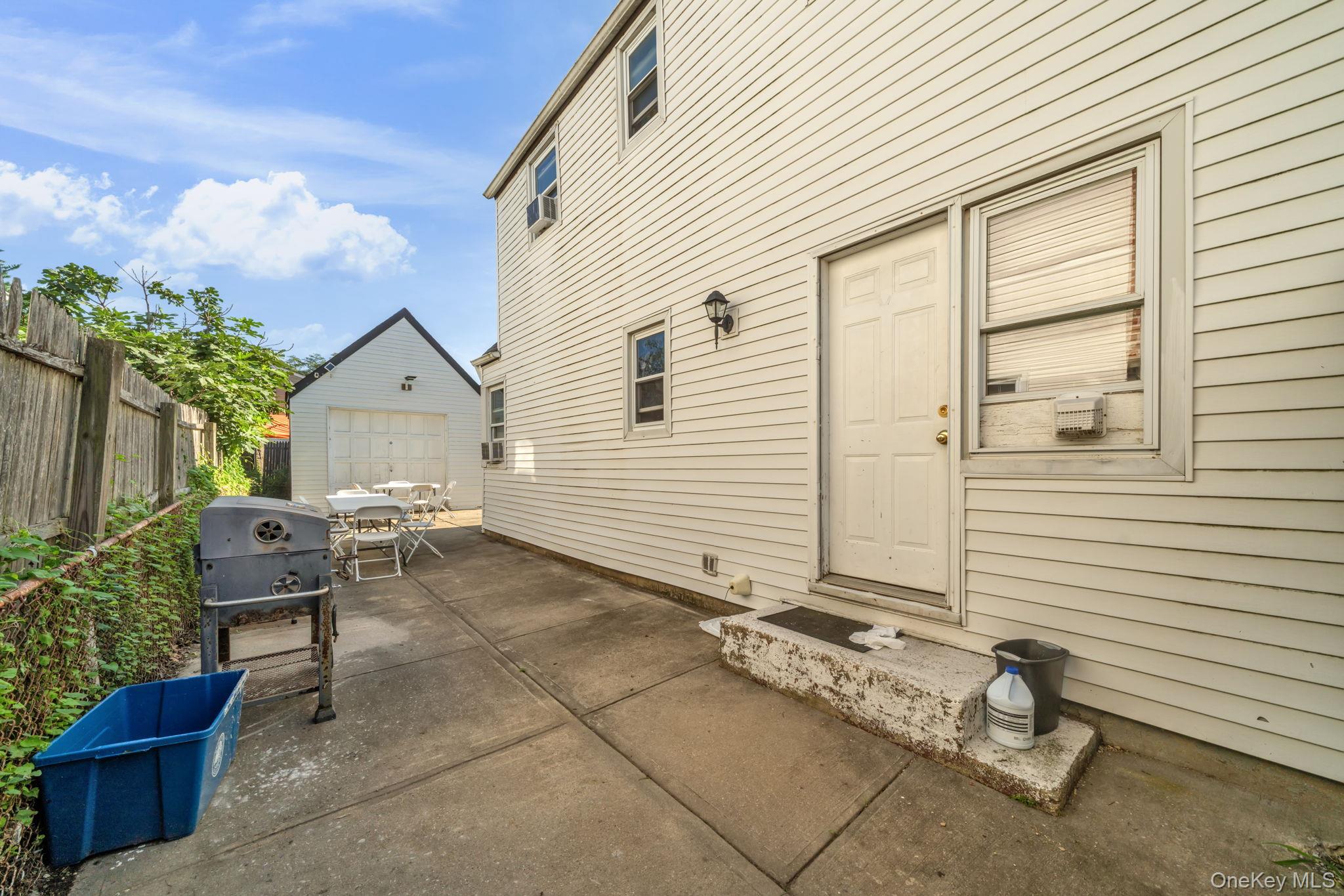 195 Alabama Avenue Property Photo 3