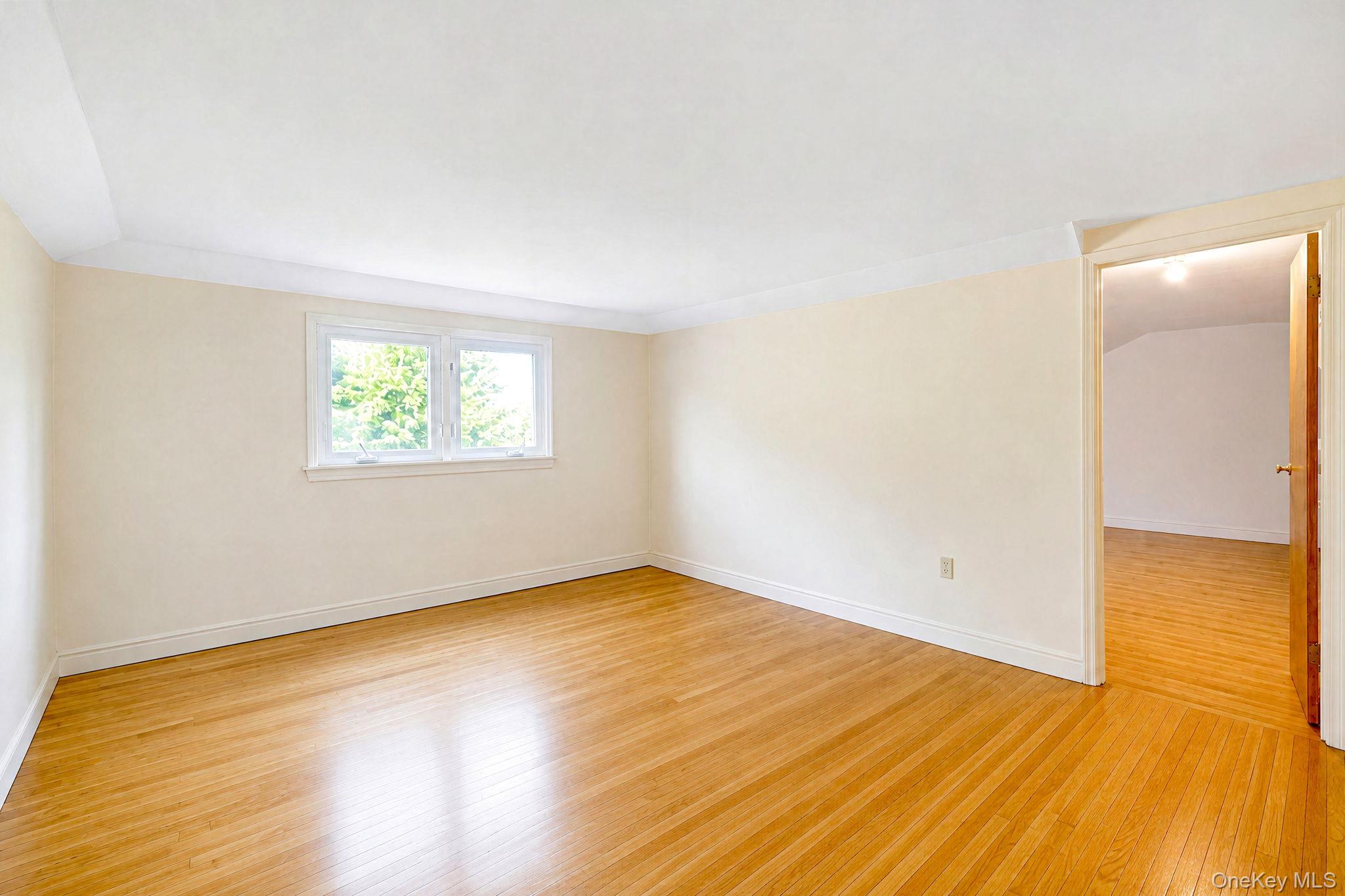 893 Gardiner Drive Property Photo 33