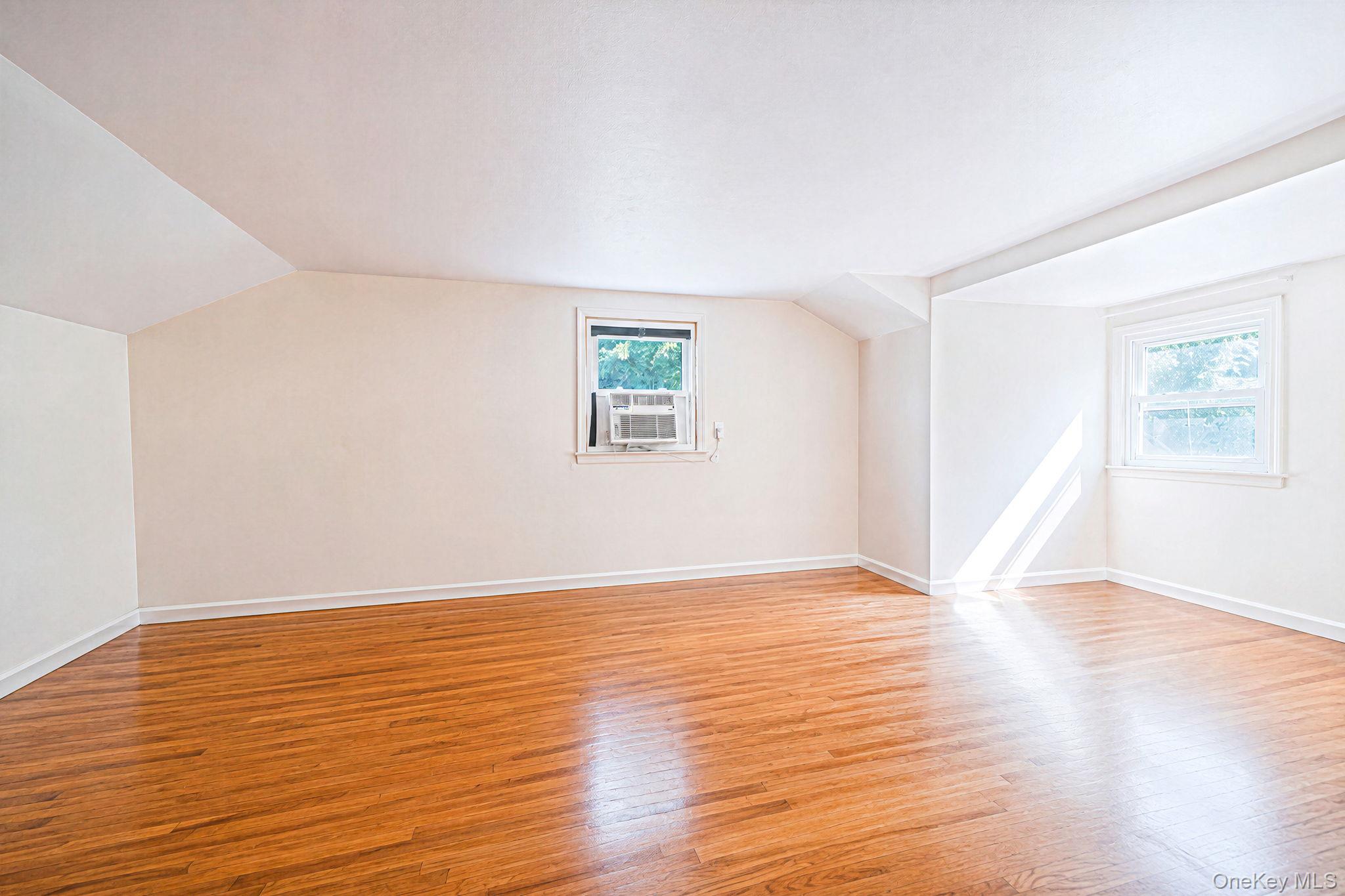 893 Gardiner Drive Property Photo 35