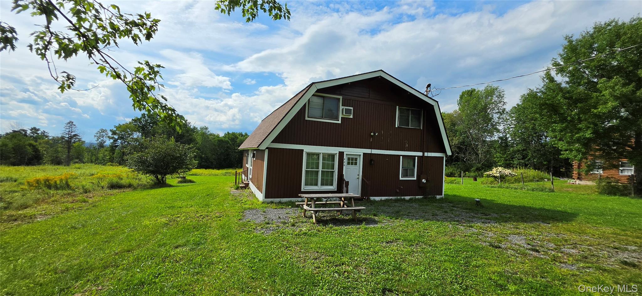 426 Gables Road Property Photo 1