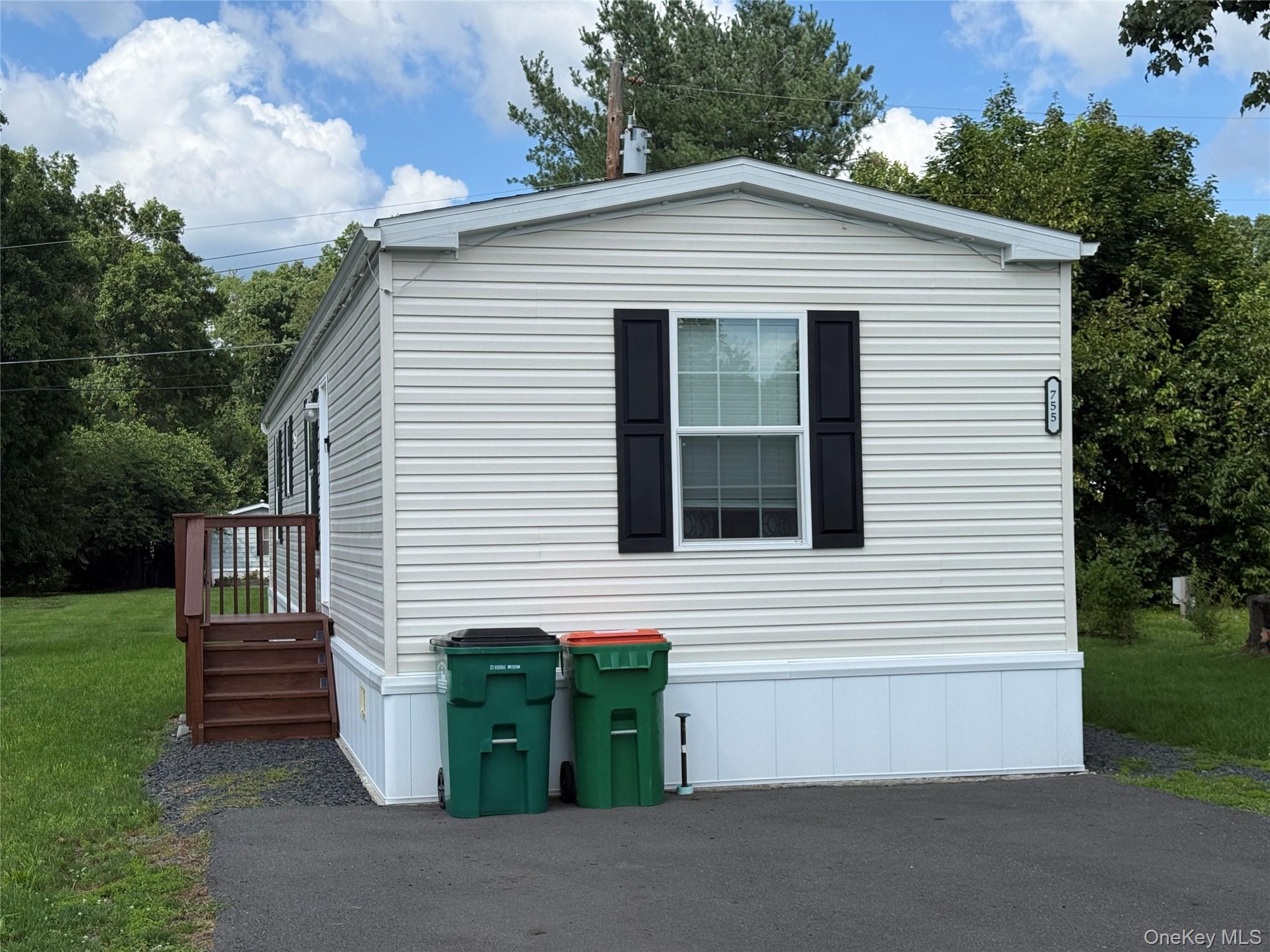 755 Tarrytown Lane Property Photo 2