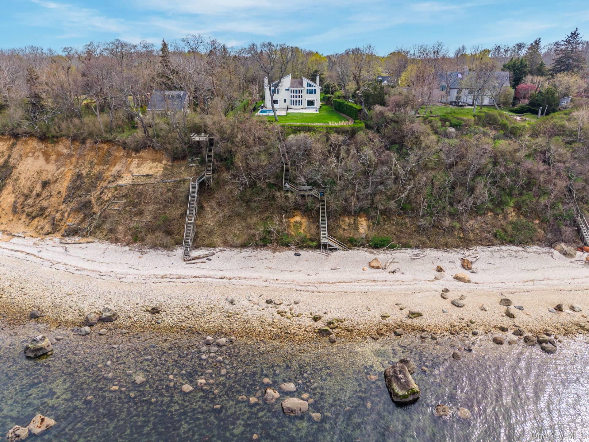 16125 Soundview Avenue Property Photo 1