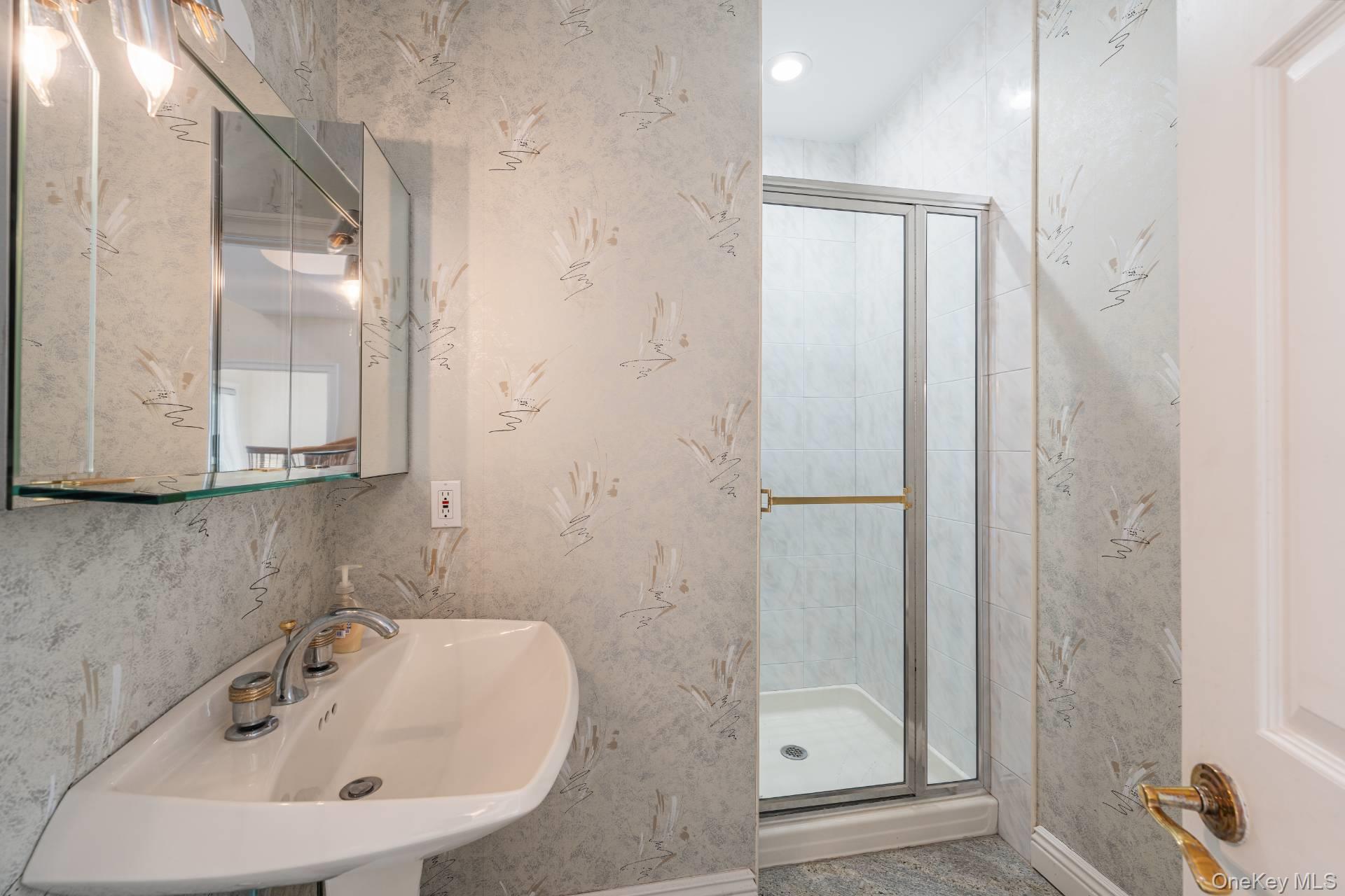 16125 Soundview Avenue Property Photo 23