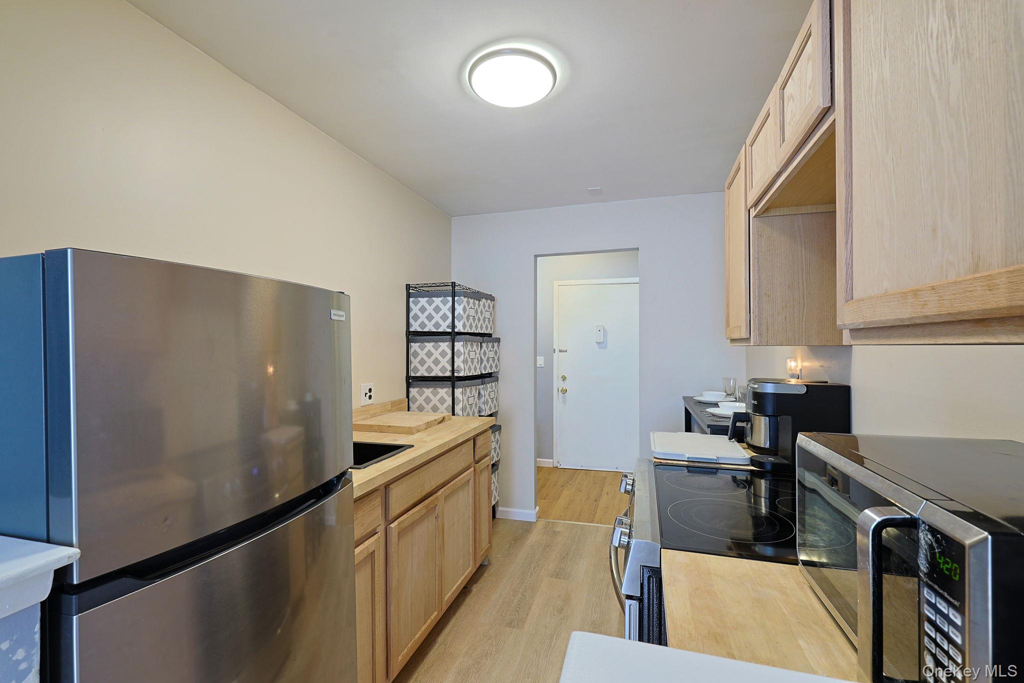 25 Village Park Drive 2f Property Photo 3