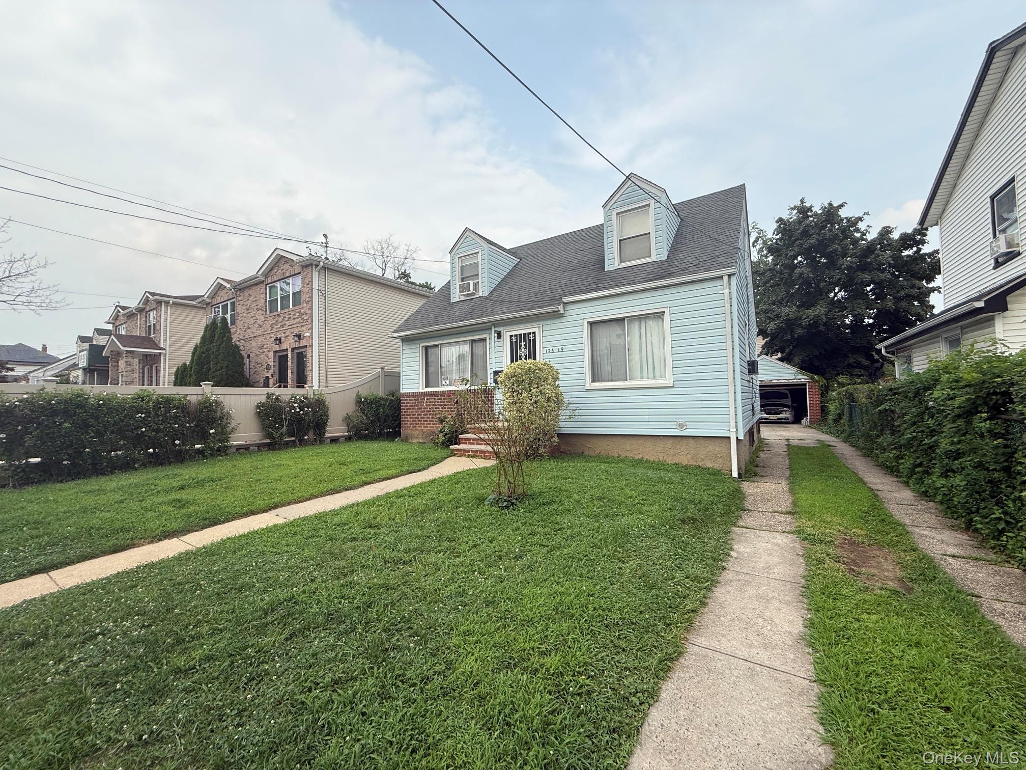 13619 220th Place Property Photo 1