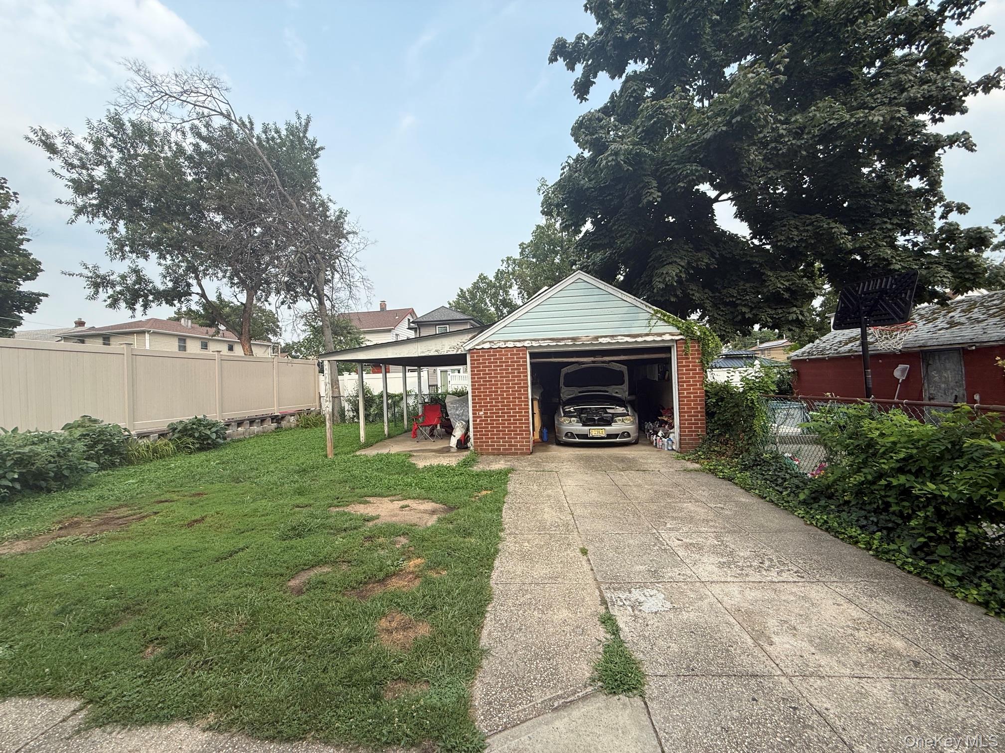 13619 220th Place Property Photo 2