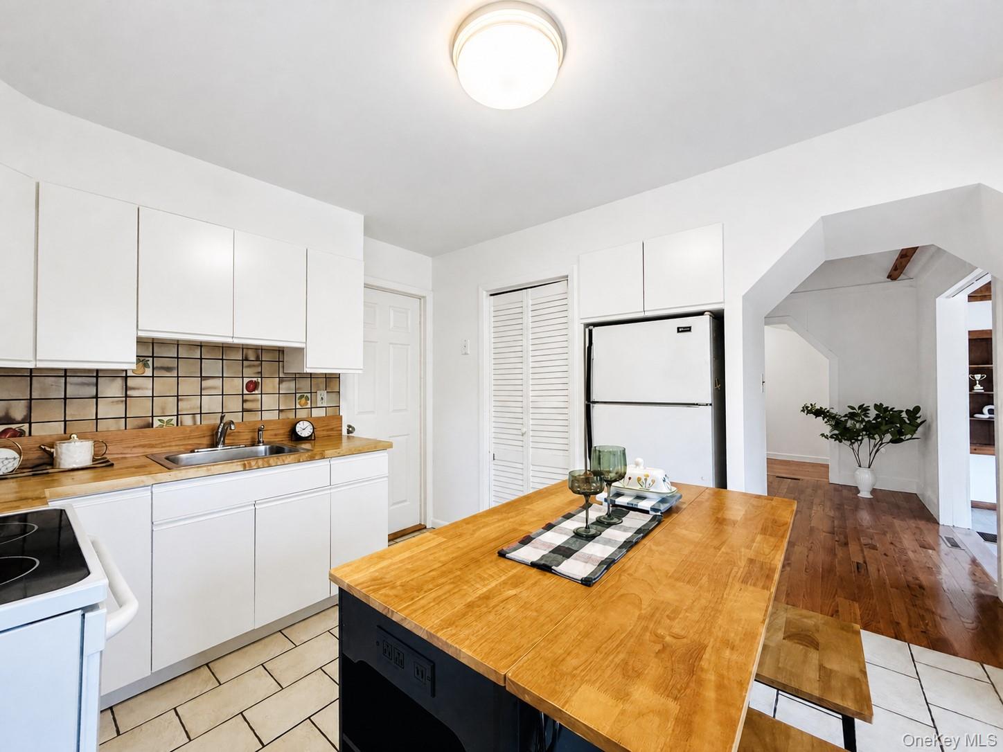 17 Mary Avenue Property Photo 35