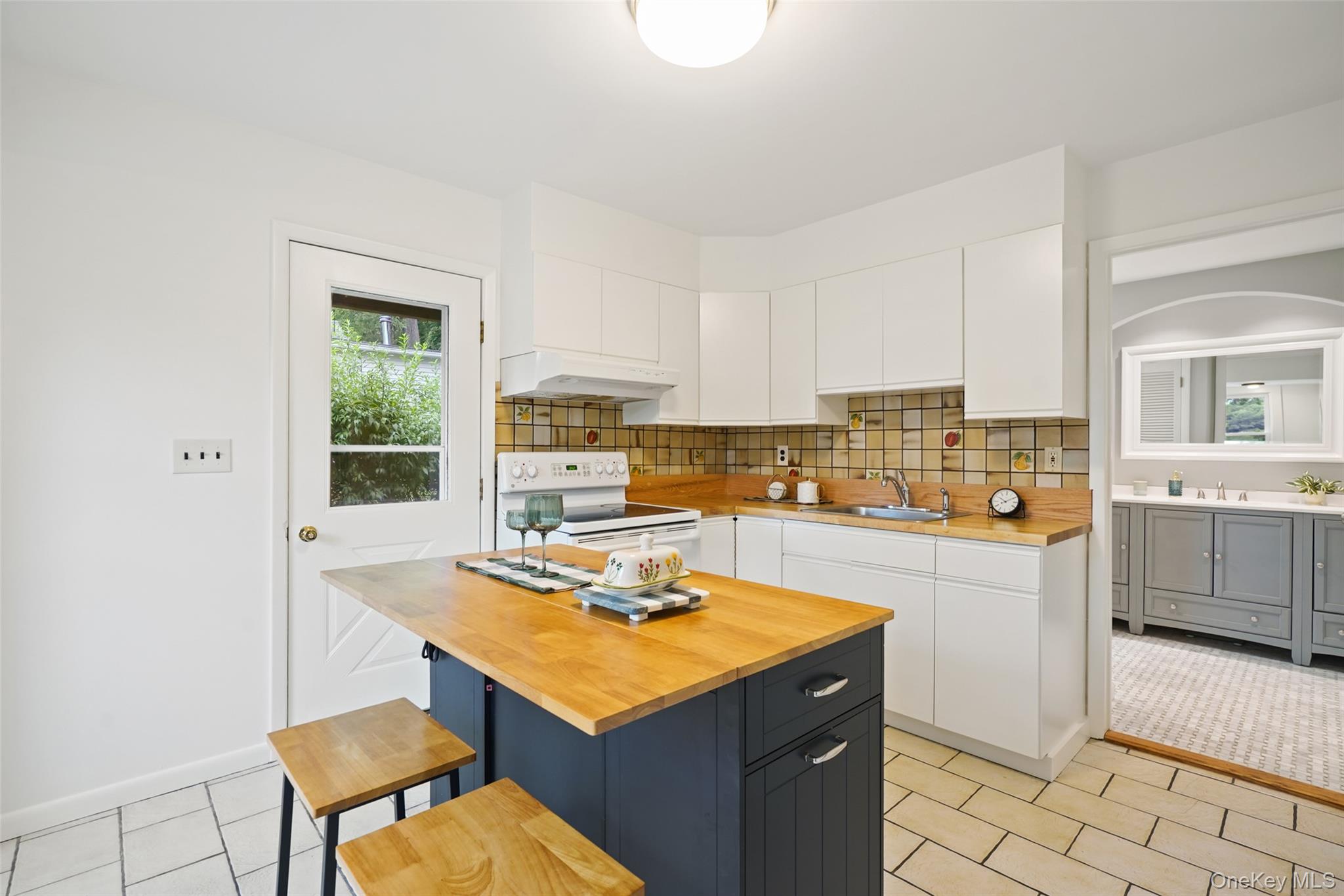17 Mary Avenue Property Photo 38