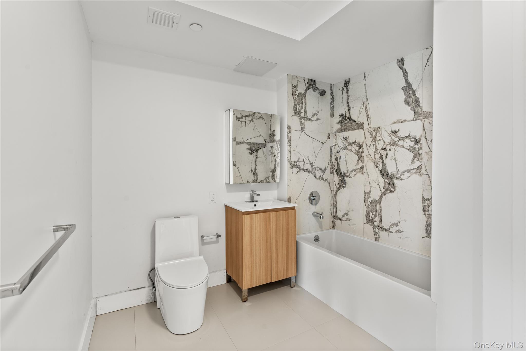 1 Lyon Place 202 Property Photo 7
