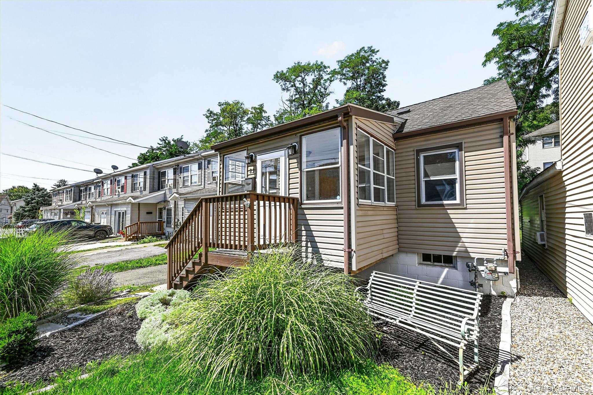 83 Center Street Property Photo 4