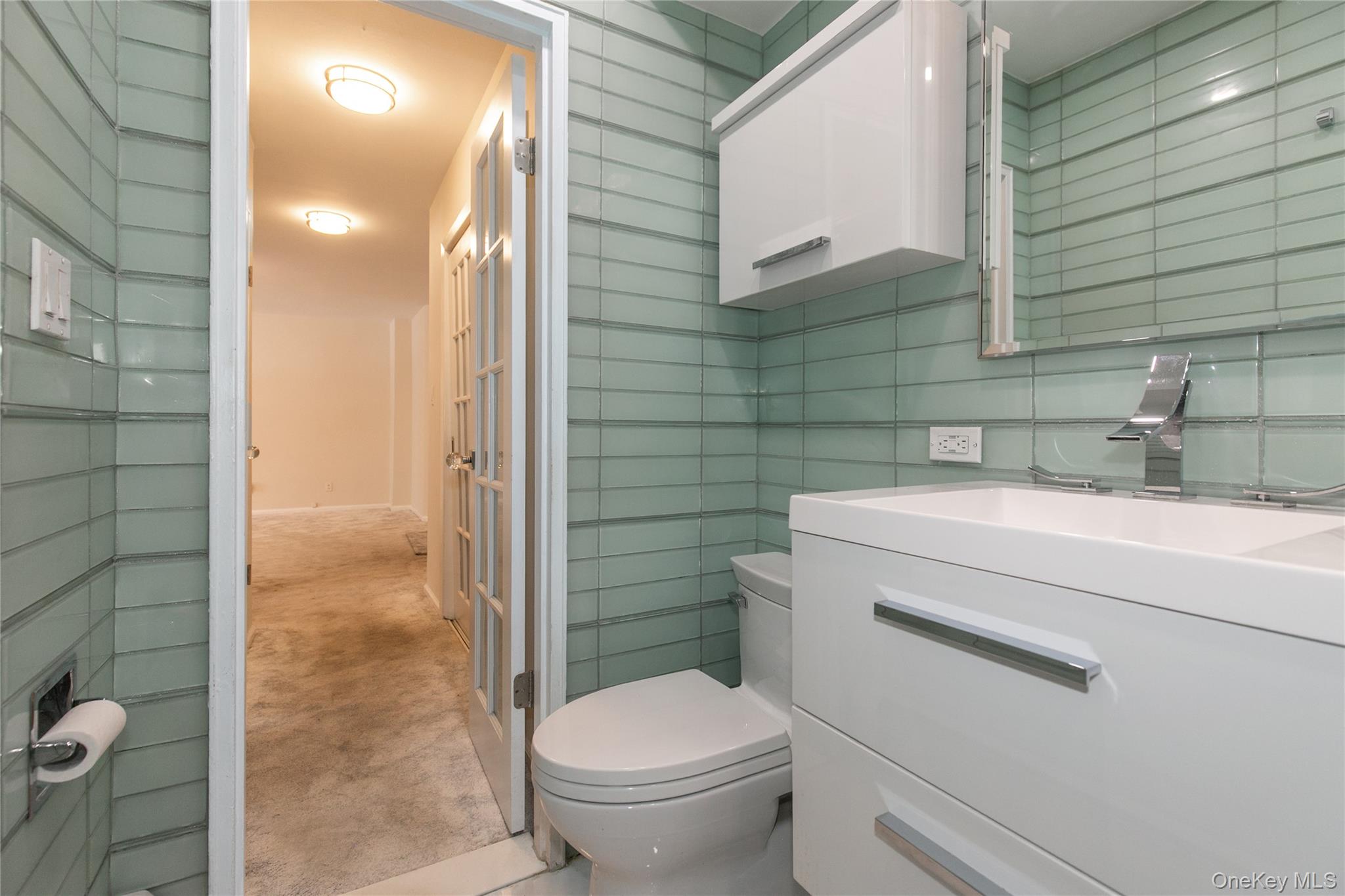 185 Middle Neck 1-l Property Photo 17