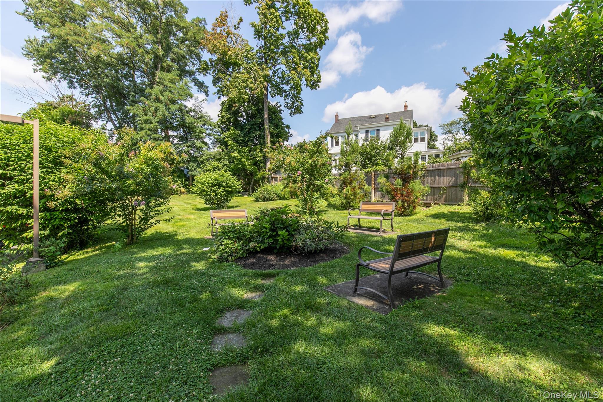 185 Middle Neck 1-l Property Photo 21