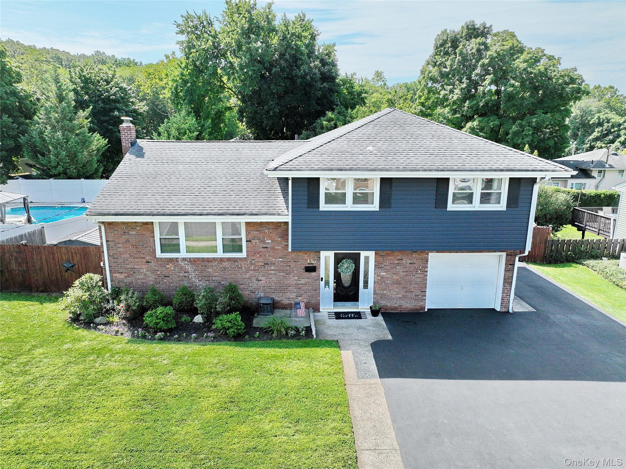 11 Crestwood Drive Property Photo 2