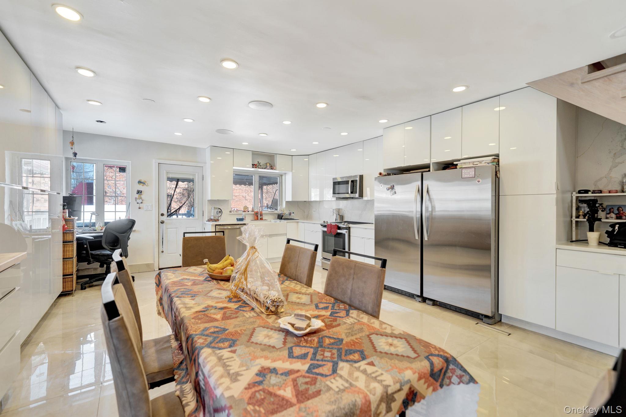 1701 Burnett Street Property Photo 4