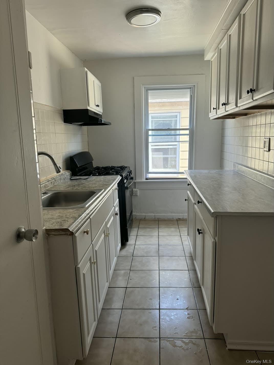 37-45 94th Street Property Photo 6
