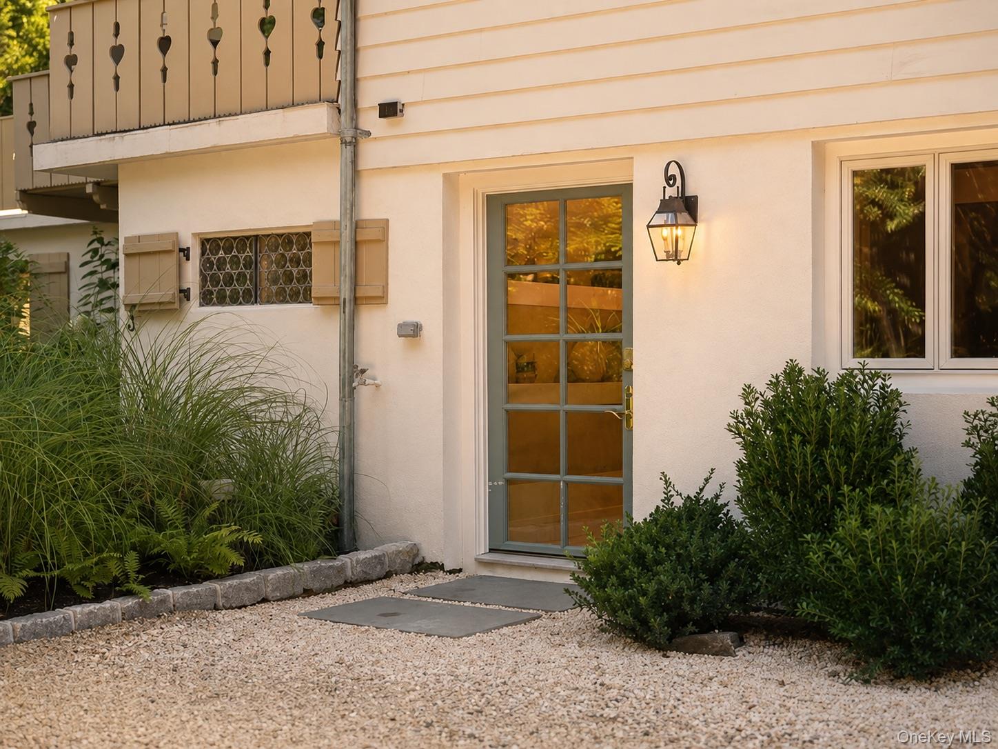 1040318 Property Photo 3