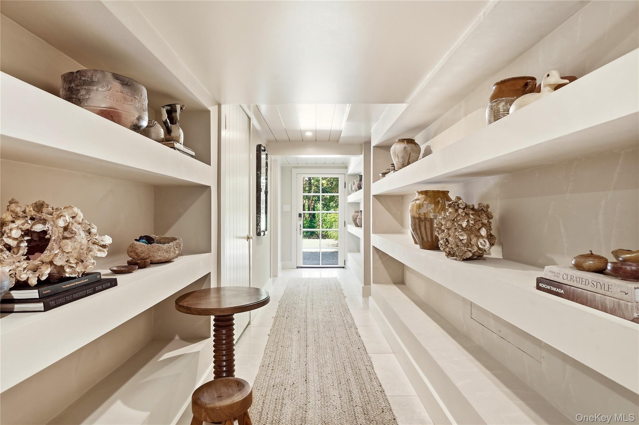 1040318 Property Photo 5