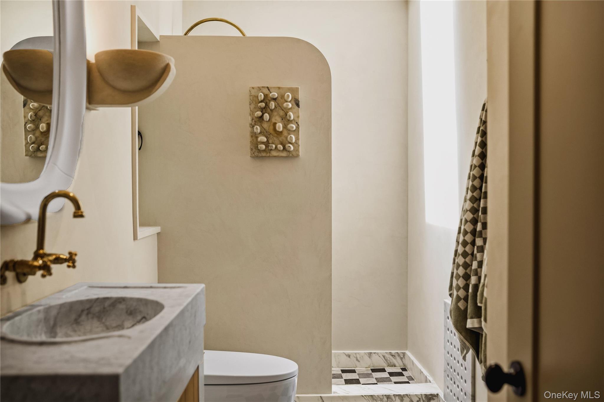 1040318 Property Photo 15