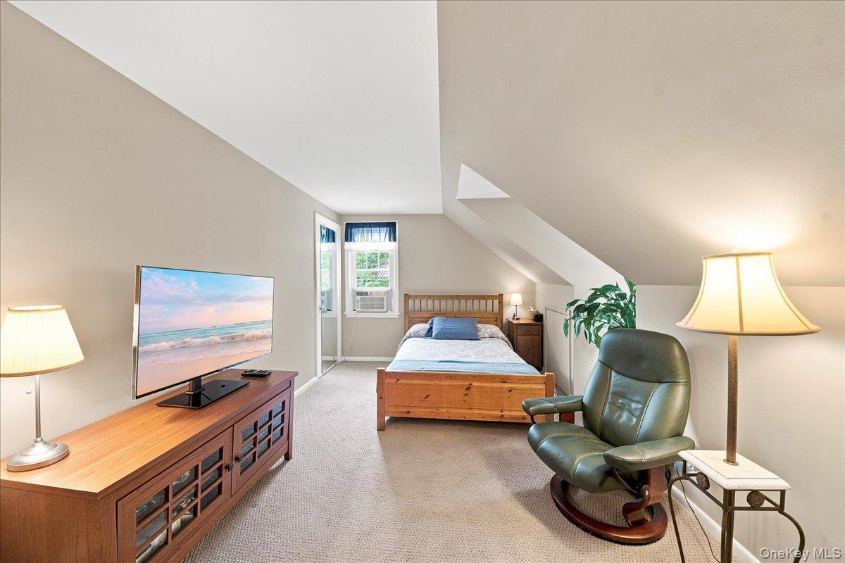332 Kelly Street Property Photo 17