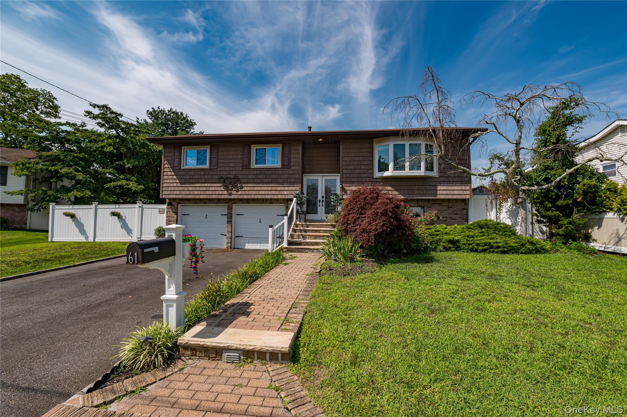 61 Linda Lane Property Photo 1