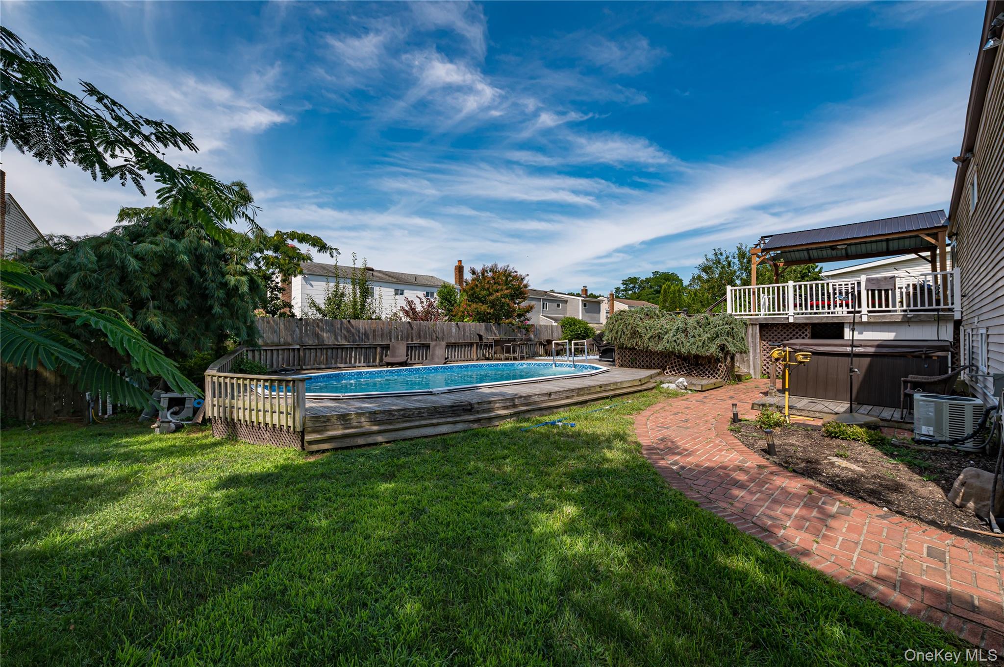 61 Linda Lane Property Photo 23