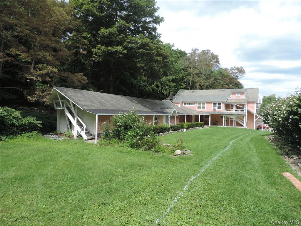 958-964 Hollow Road Property Photo 8