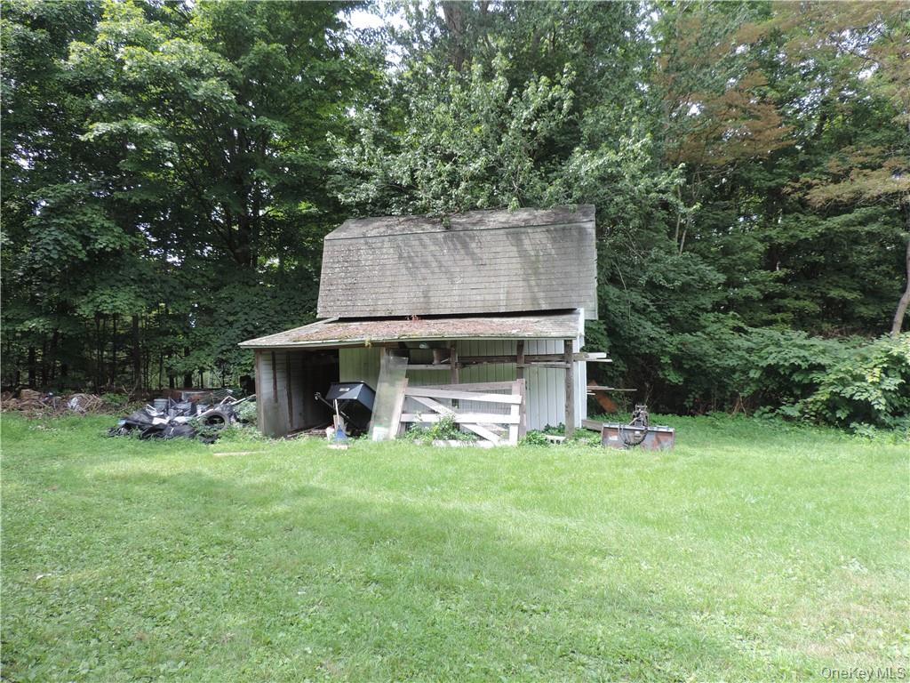 958-964 Hollow Road Property Photo 9