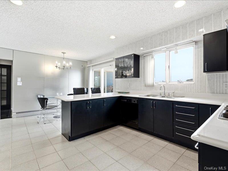 211 Whitewood Drive Property Photo 14