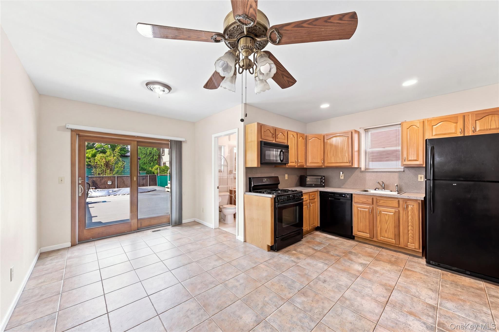 1563 Haight Avenue Property Photo 8