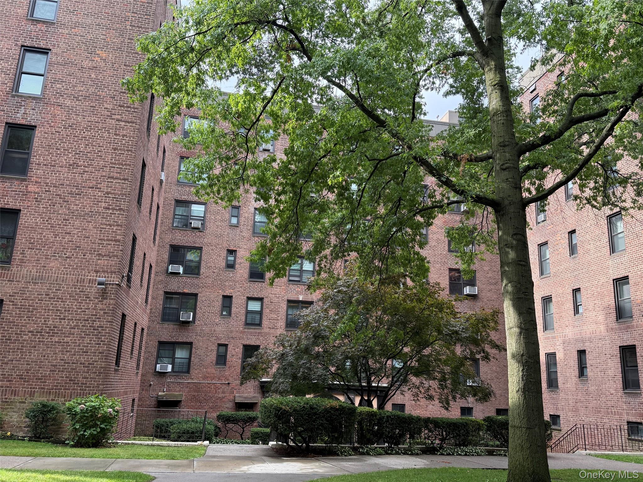 83-85 Woodhaven Boulevard 4F Property Photo 1