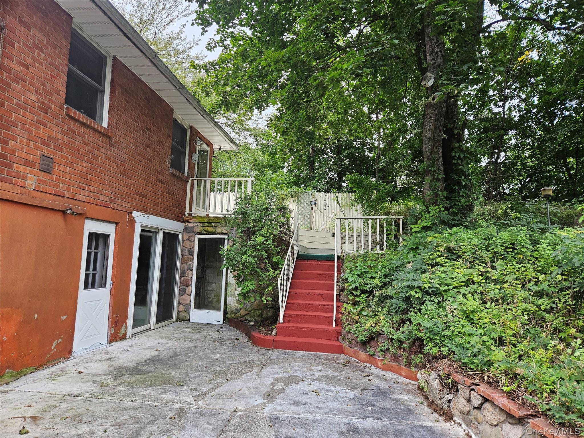 198 S Riverside Road Property Photo 3