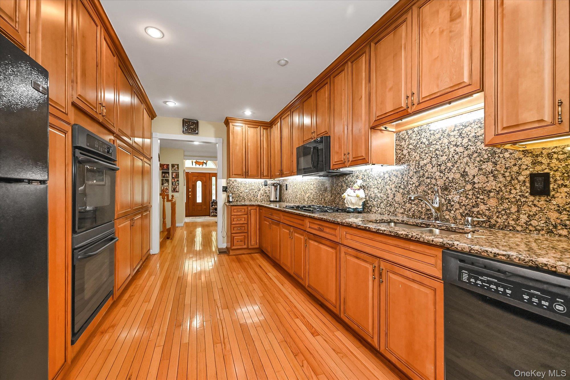 18433 Tudor Road Property Photo 5