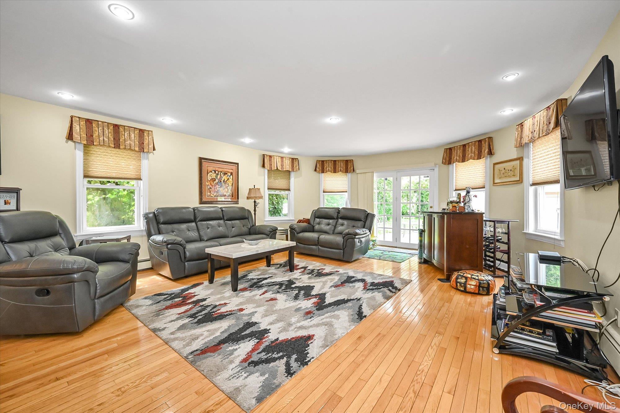 18433 Tudor Road Property Photo 8