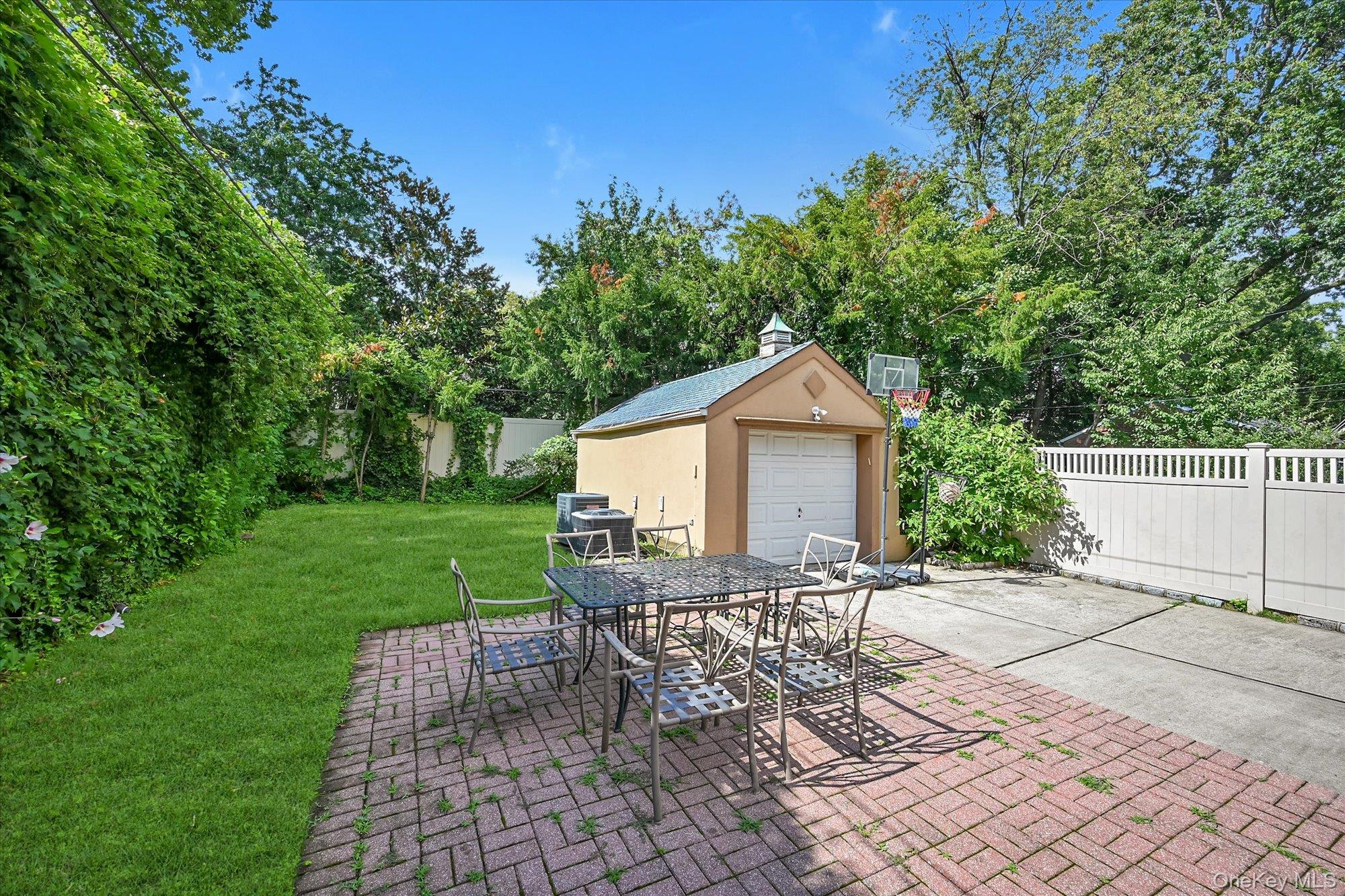 18433 Tudor Road Property Photo 23