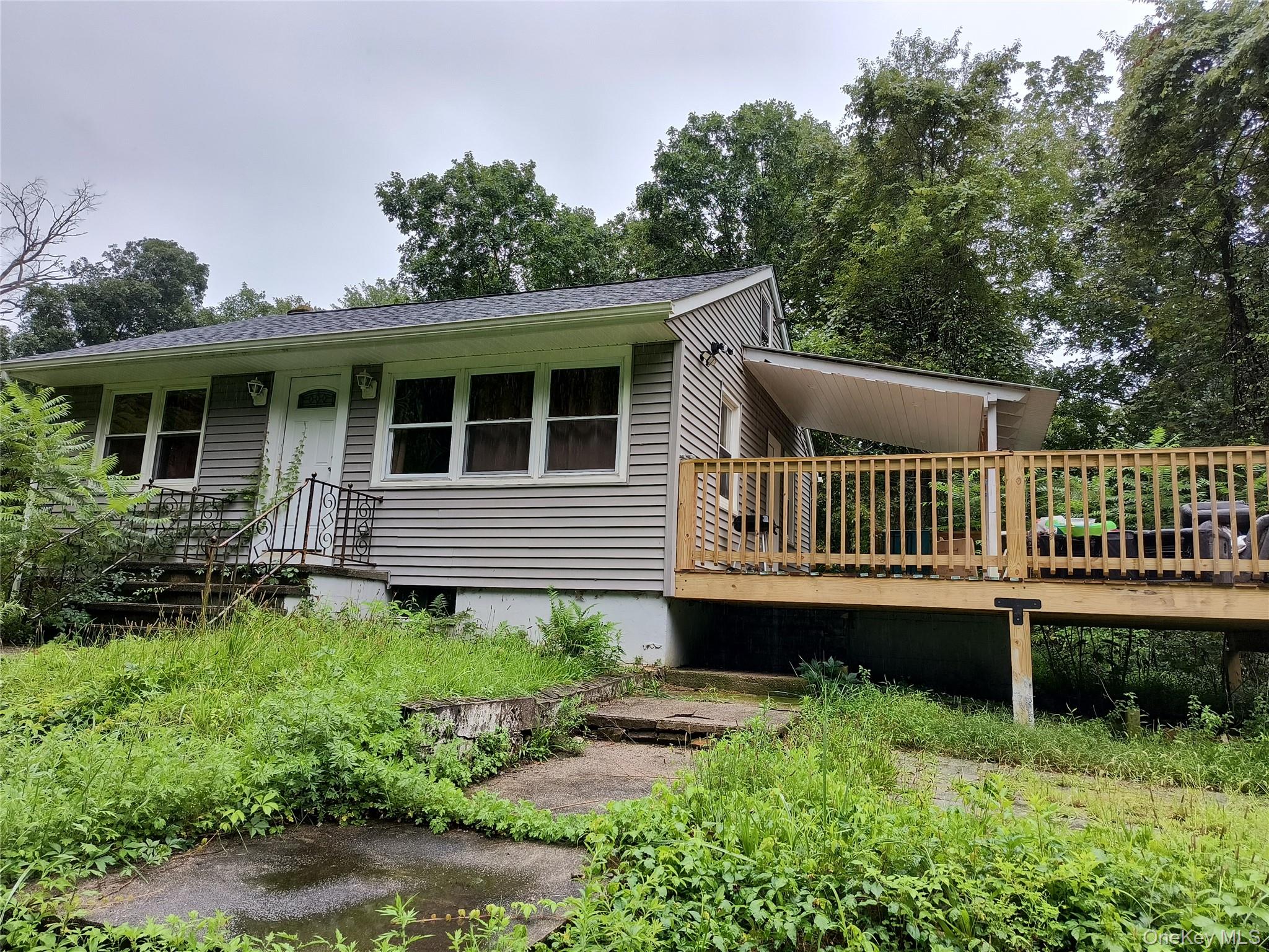 28 Pine Tree Lane Property Photo 1