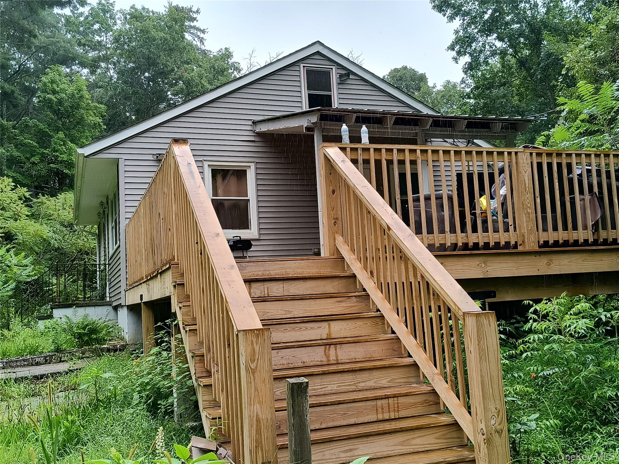 28 Pine Tree Lane Property Photo 2