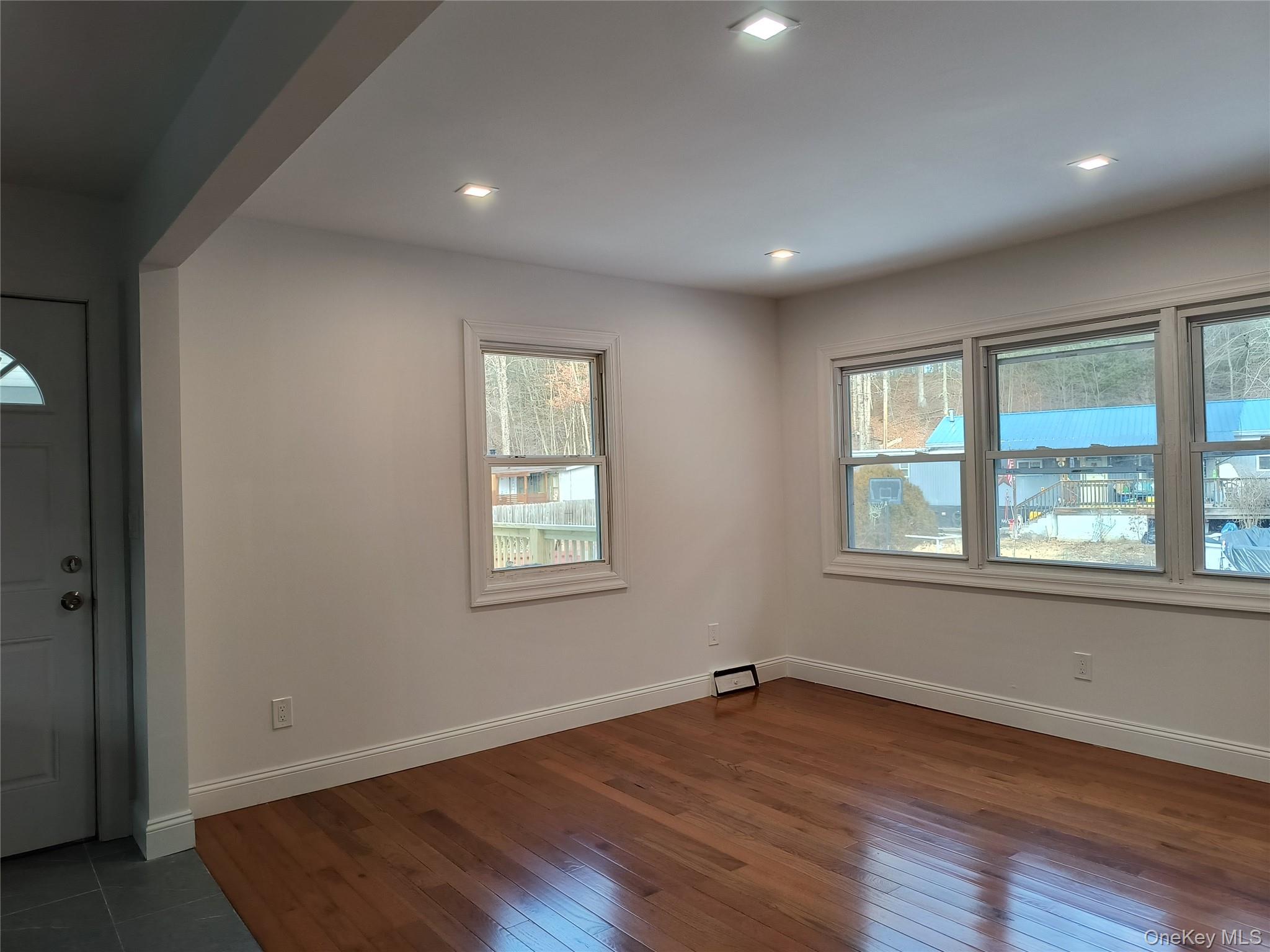 28 Pine Tree Lane Property Photo 7