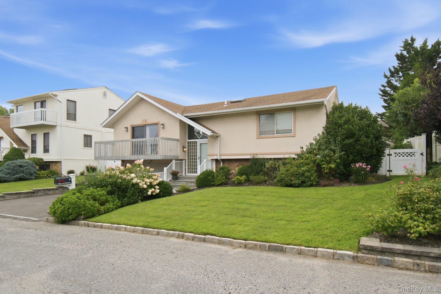 5 Willow Street Property Photo 1