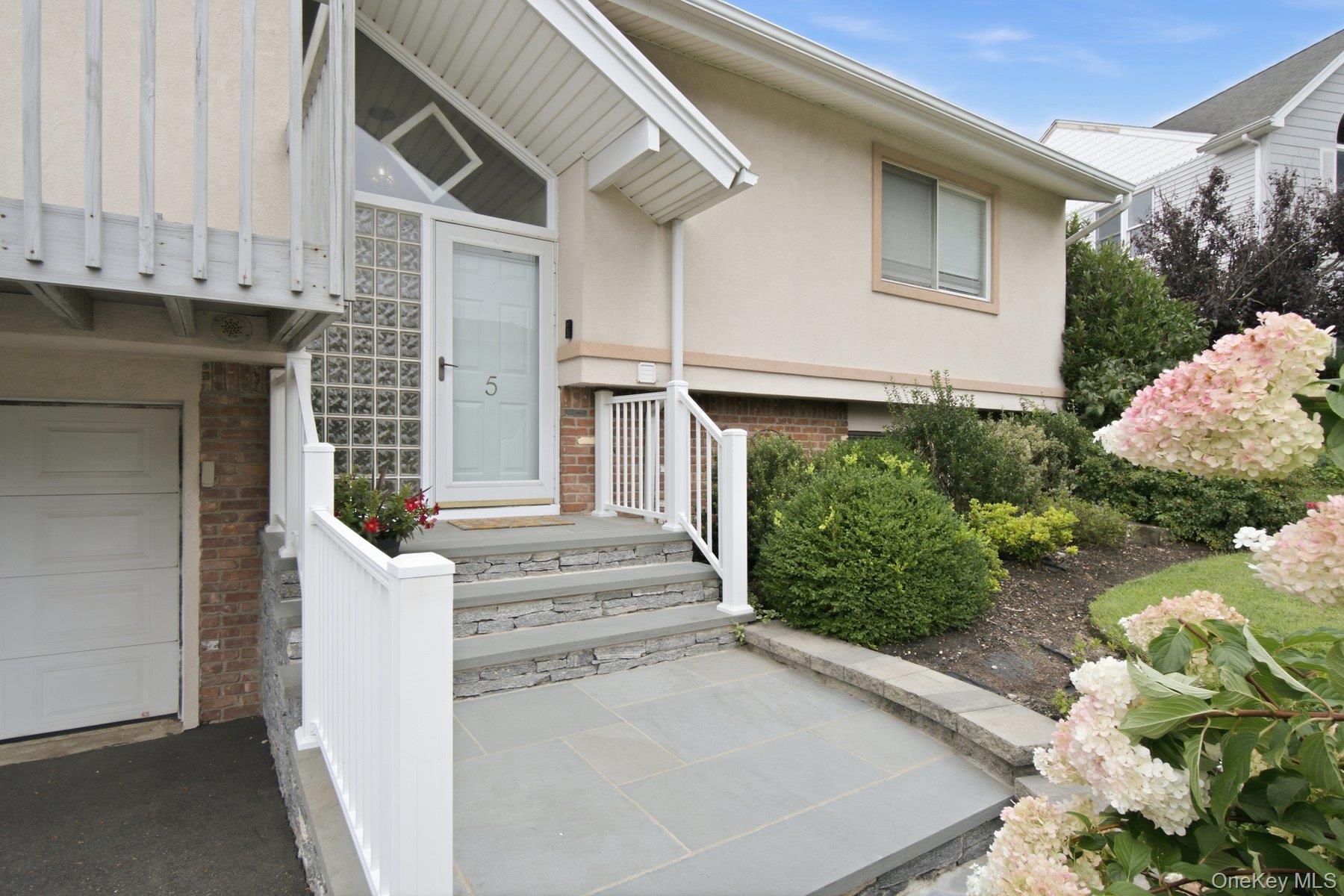 5 Willow Street Property Photo 2
