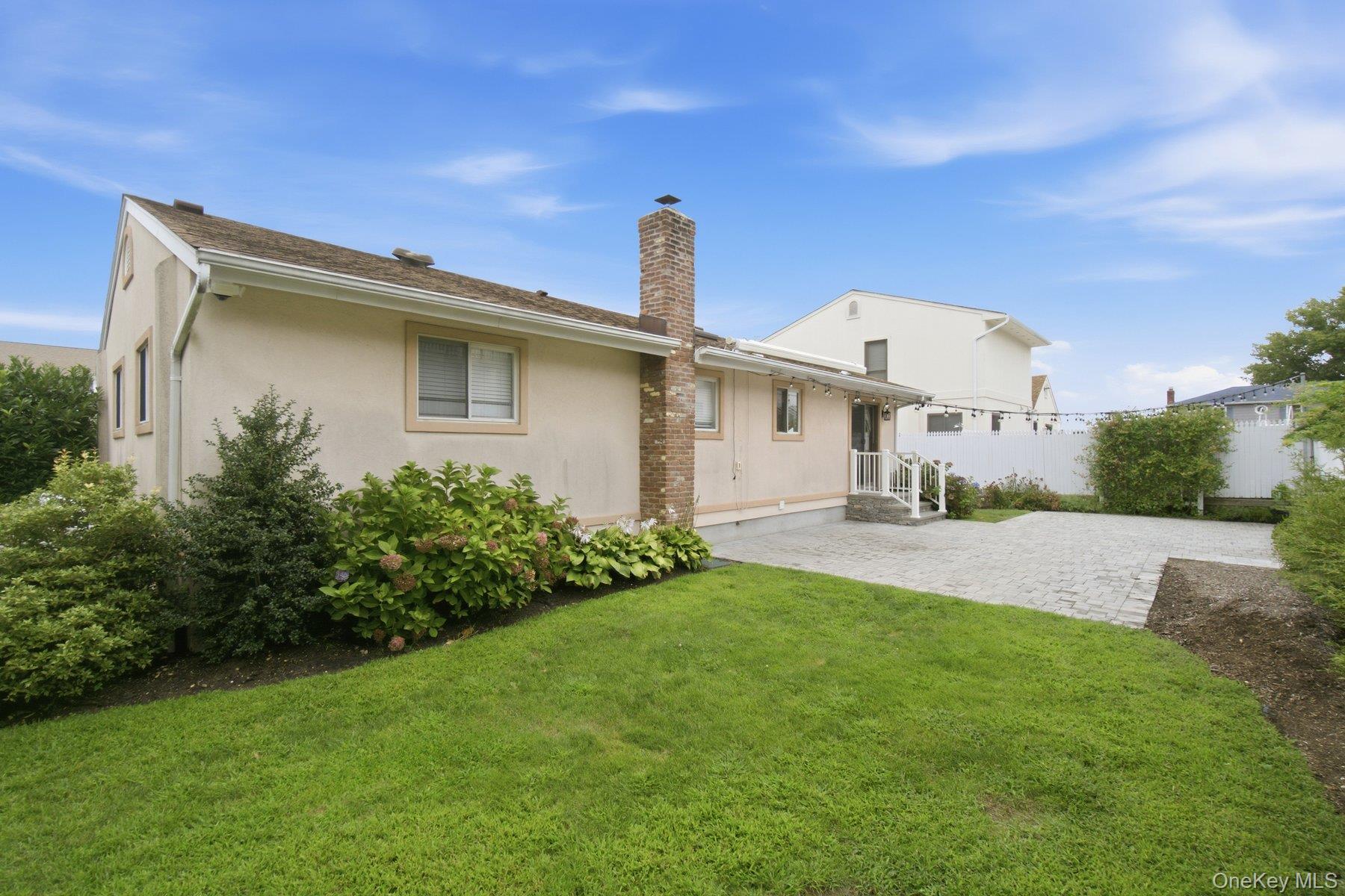 5 Willow Street Property Photo 20