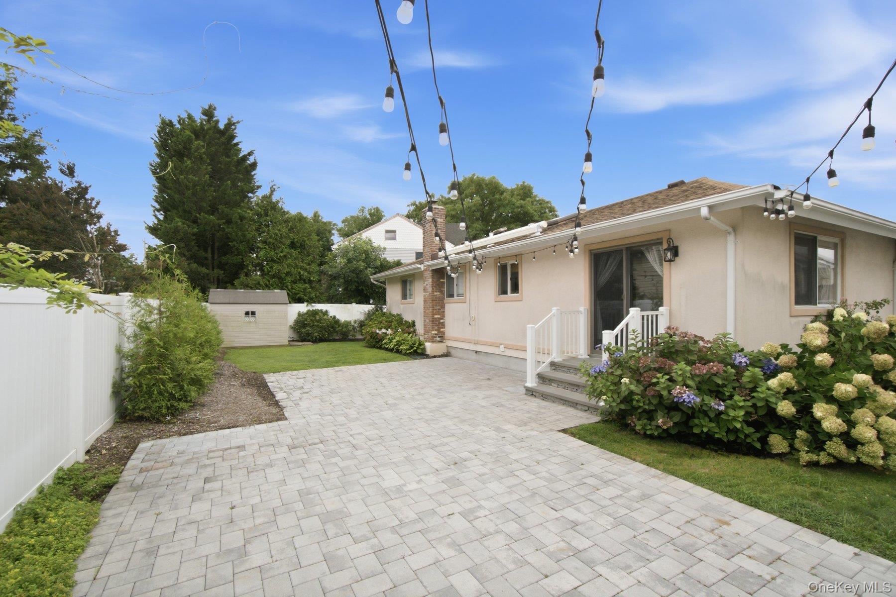 5 Willow Street Property Photo 21