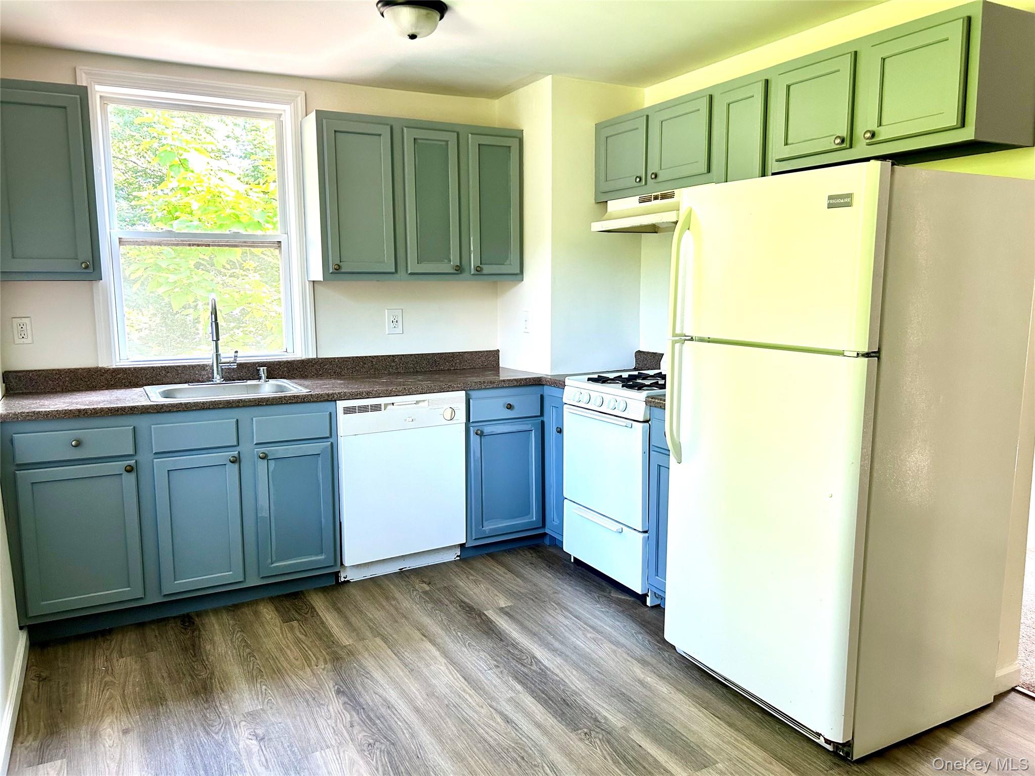 321 Canal Road 2nd Floor Property Photo 6