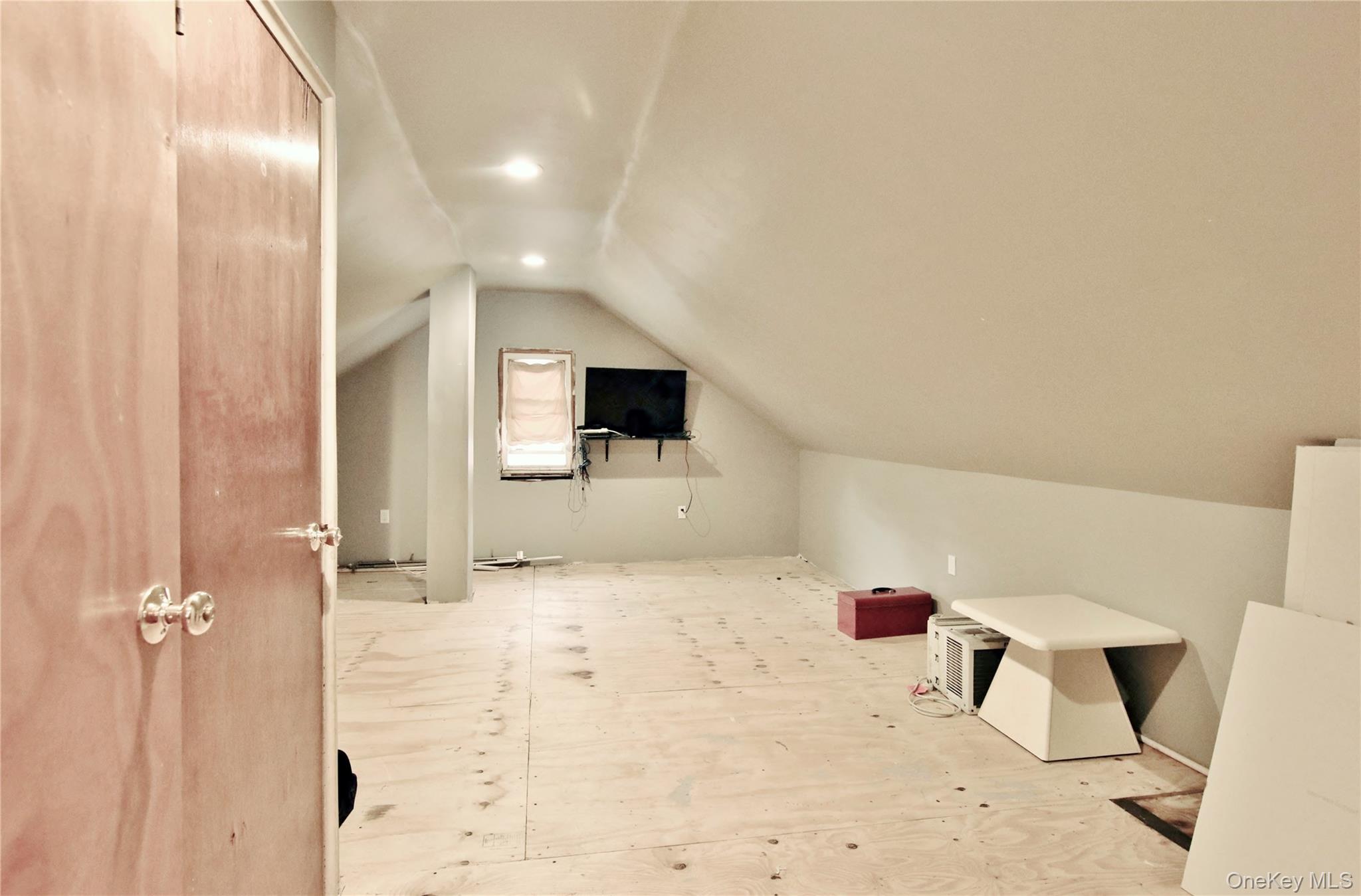 201 Bennett Avenue Property Photo 14