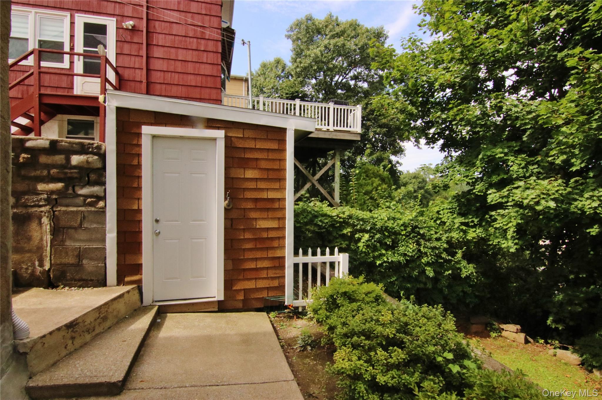 201 Bennett Avenue Property Photo 23