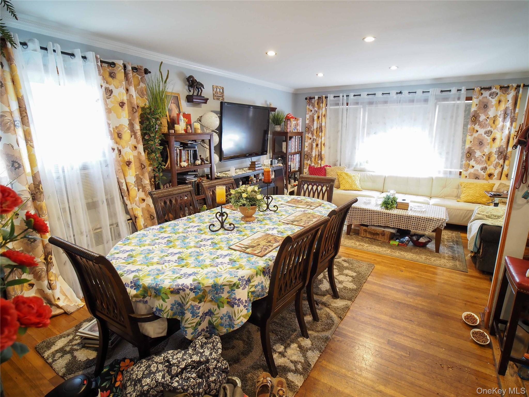 10343 Woodhaven Boulevard Property Photo 5
