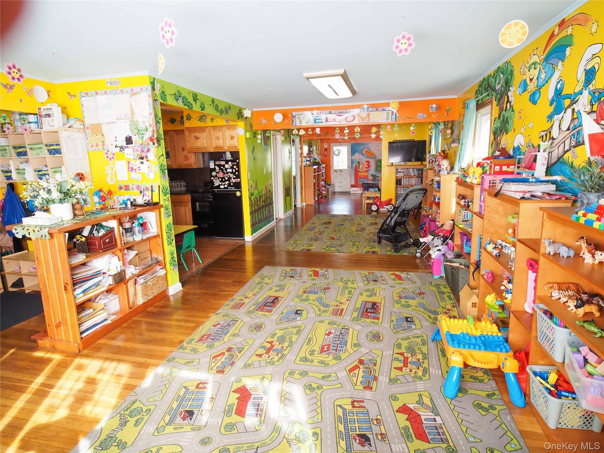10343 Woodhaven Boulevard Property Photo 13